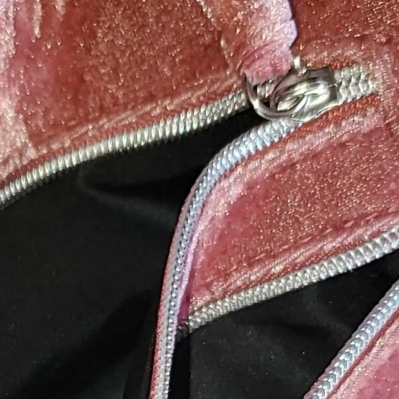 Ladies Vicky Double Zip Crossbody 9x6" Bag Cognac Cranberry 50" Strap - Picture 2 of 8